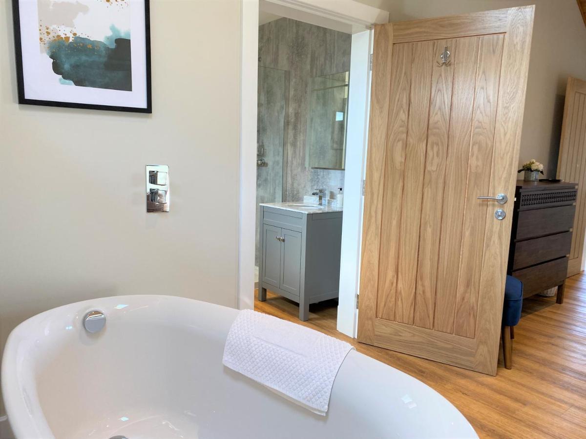 Holiday home Pheasant With Hot Tub Forgandenny