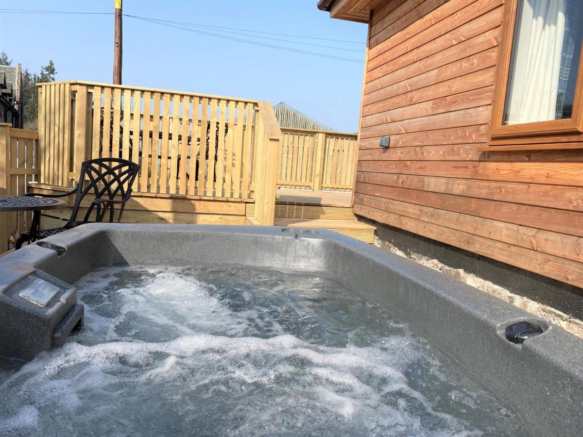 Holiday home Pheasant With Hot Tub